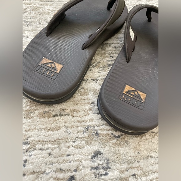 Reef Fanning BOTTLE OPENING Flip Flops Mens Size 12 Brown Sanda - Picture 8 of 8